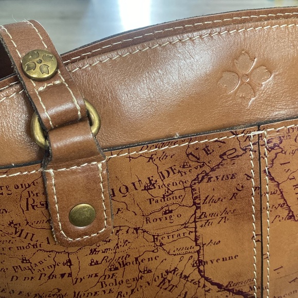 Patricia Nash Poppy Top Zip Map Tote - Picture 4 of 16